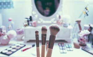 Clean your makeup brush to protect your skin