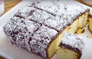 Top 10 Most Popular Foods in Australia: Lamington